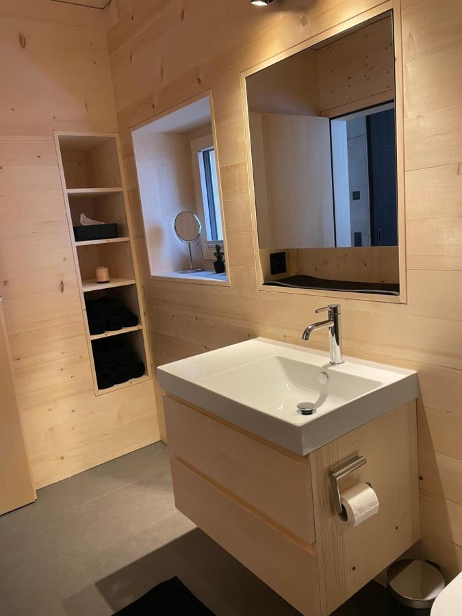 Mondholz Ferienwohnung Andermatt Bagian luar foto