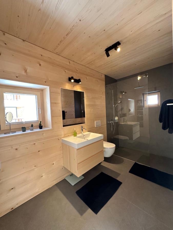 Mondholz Ferienwohnung Andermatt Bagian luar foto