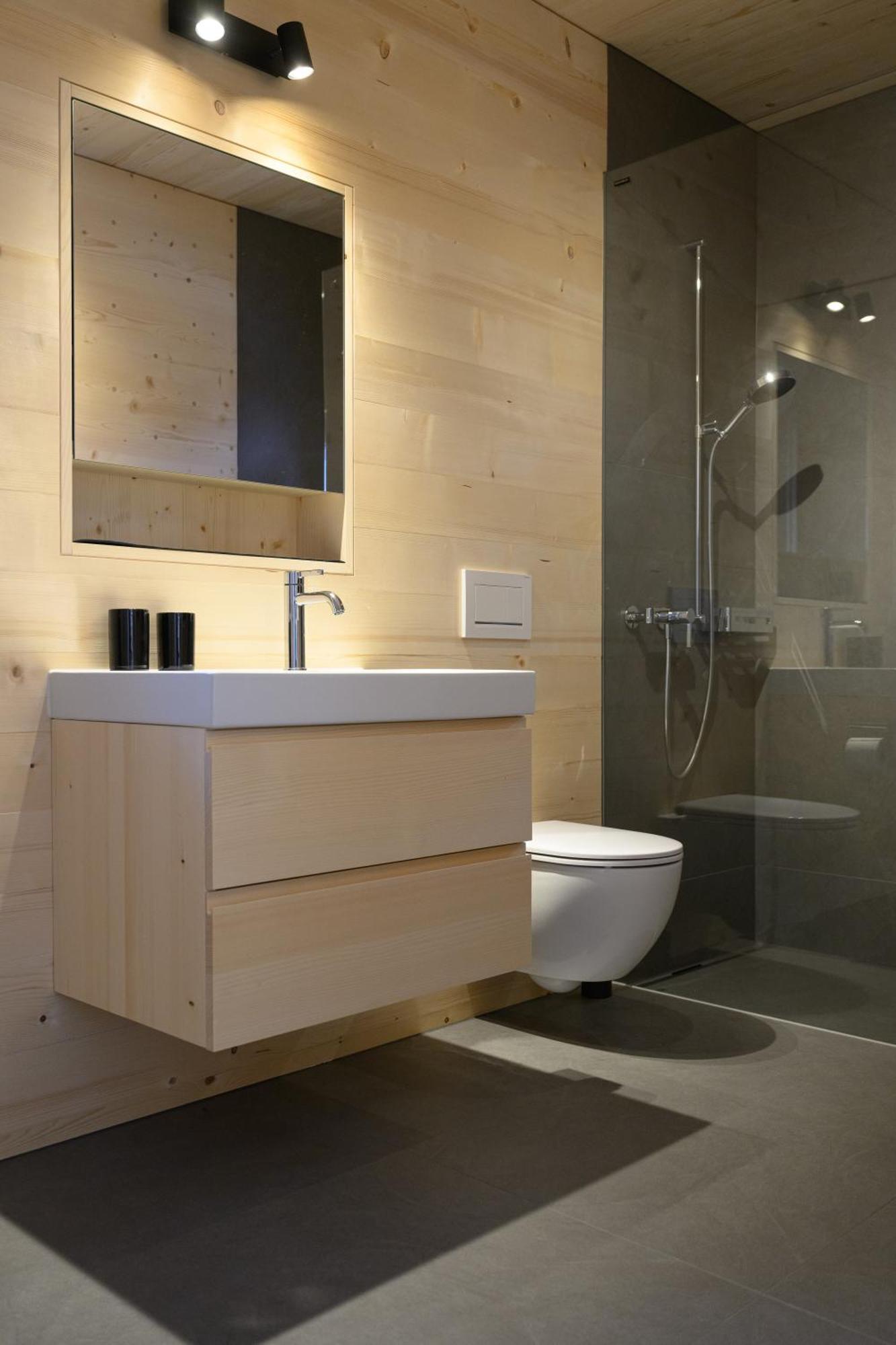 Mondholz Ferienwohnung Andermatt Bagian luar foto